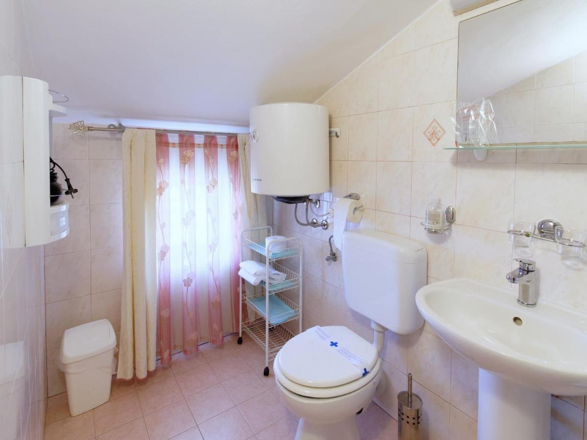 Holiday Home Nevena By Rent Istria Buje Exterior photo