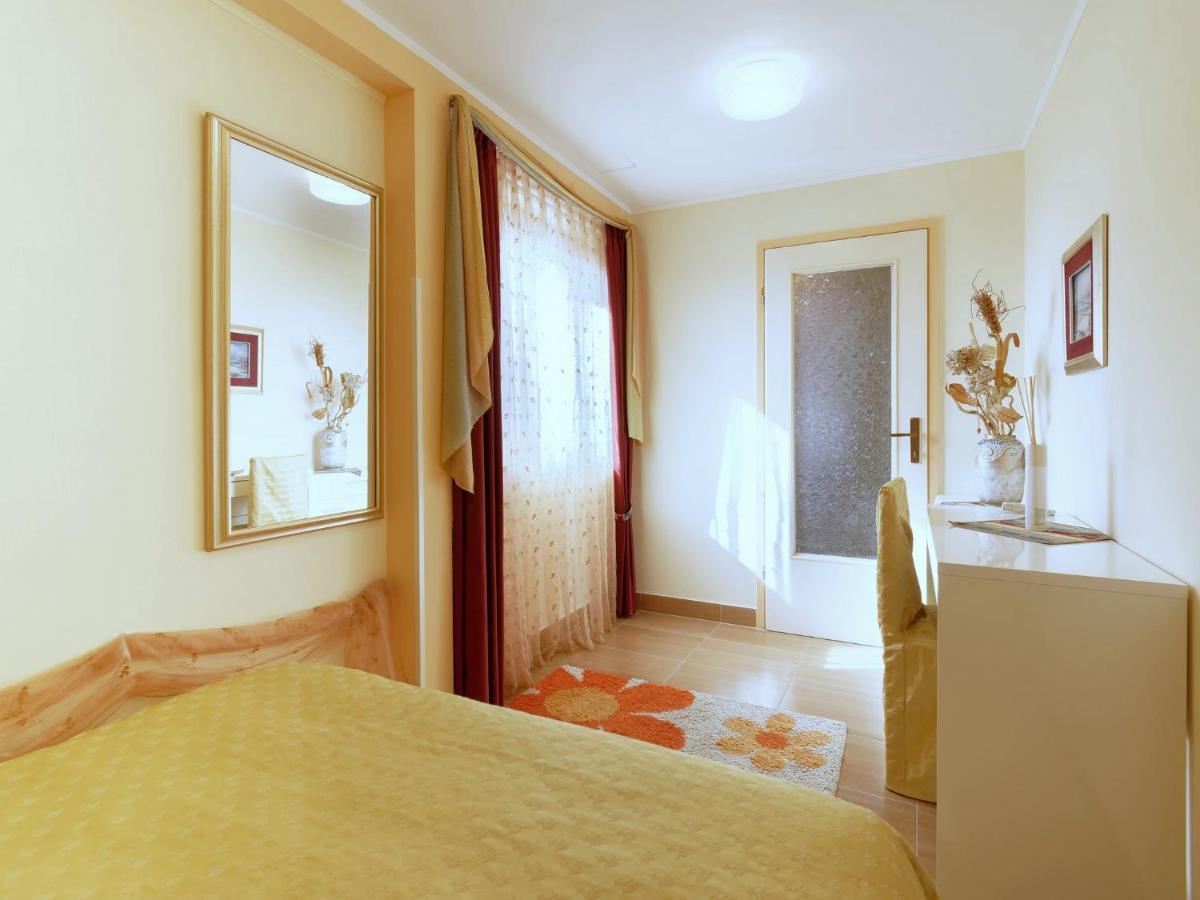 Holiday Home Nevena By Rent Istria Buje Exterior photo