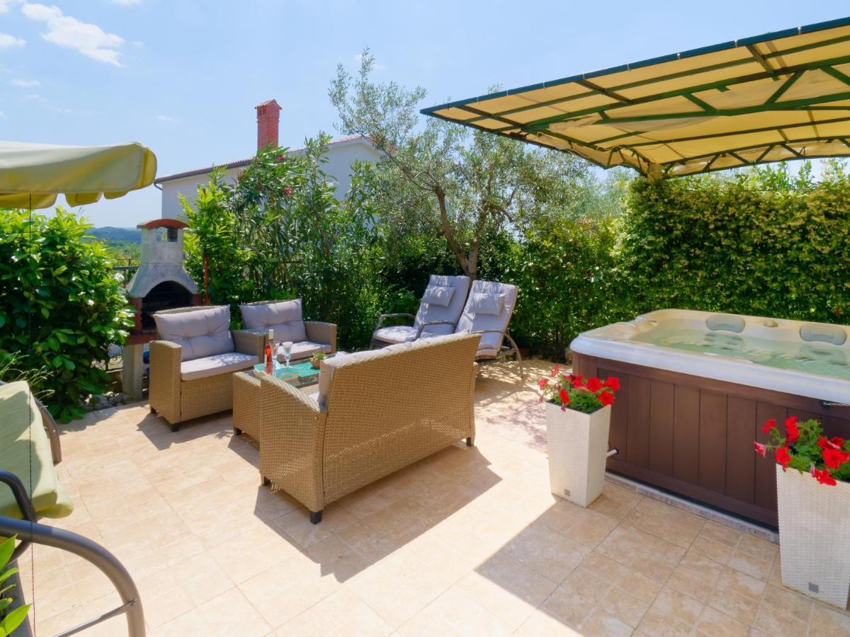 Holiday Home Nevena By Rent Istria Buje Exterior photo